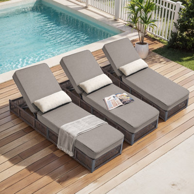 Ensemble de chaises longues d'extérieur 3 pièces Pecofarm avec coussins épais de 5 po et fauteuil inclinable réglable à 5 positions Pecofarm