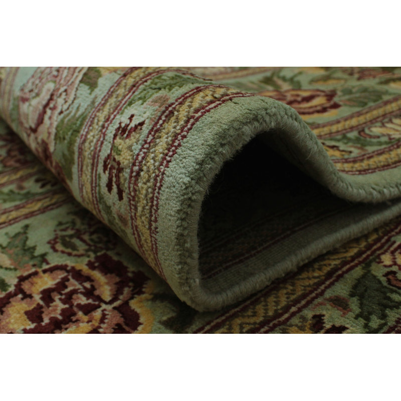 Tapis vert de style Perse de Basarabian