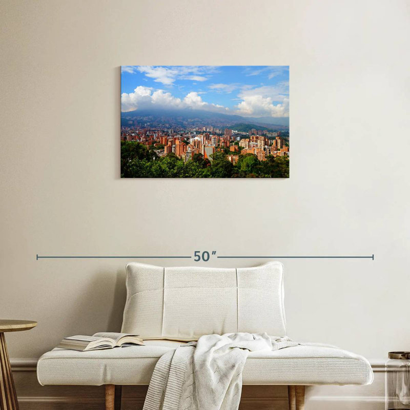 Skyline Sireci Medellin, H 20 po x l 30 po