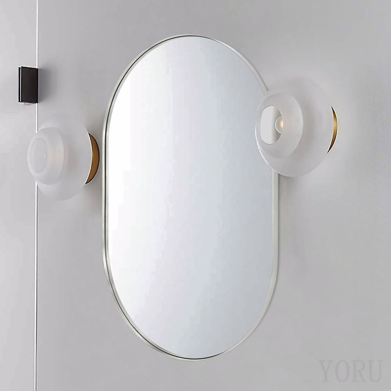 Miroir ovale en métal argenté 20 po x 33 po