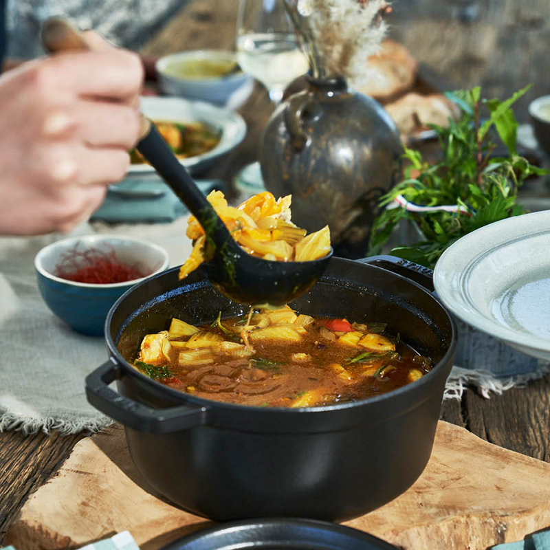 La Cocotte Cast Iron Round Cocotte, 7 quarts, Black Matte