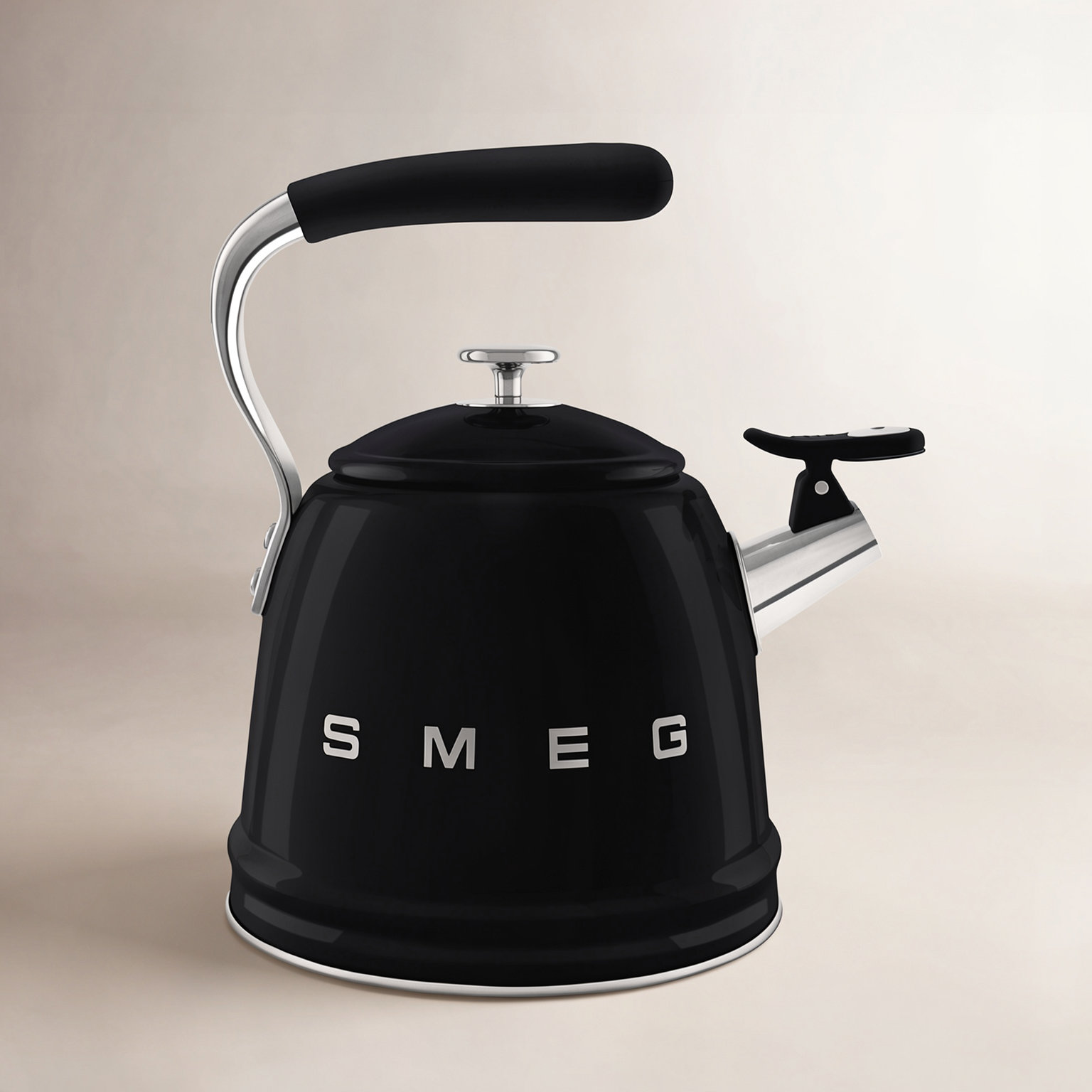 SMEG 50s Style Whistling Stovetop Kettle, Black