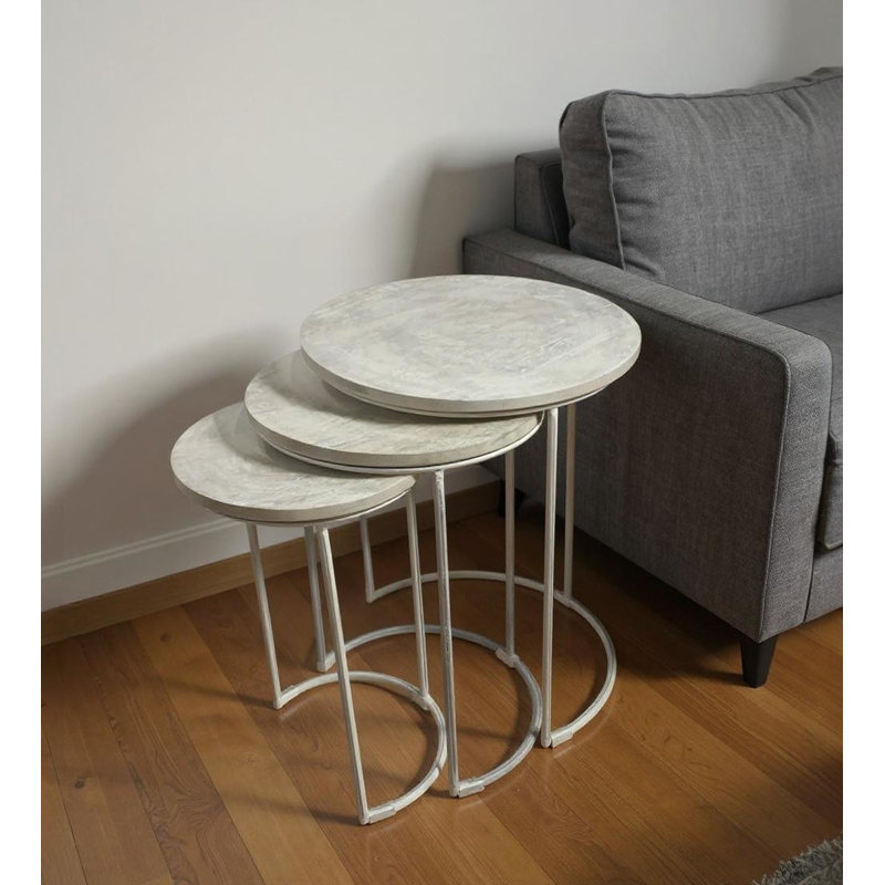 Ensemble de deux tables gigognes en bois massif et métal