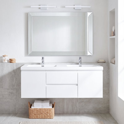 Meuble-lavabo mural de 60 po en mélamine blanc brillant avec dessus en résine blanc cassé et carbonate de calcium, deux tiroirs coulissants en forme de U à fermeture amortie, préassemblé.