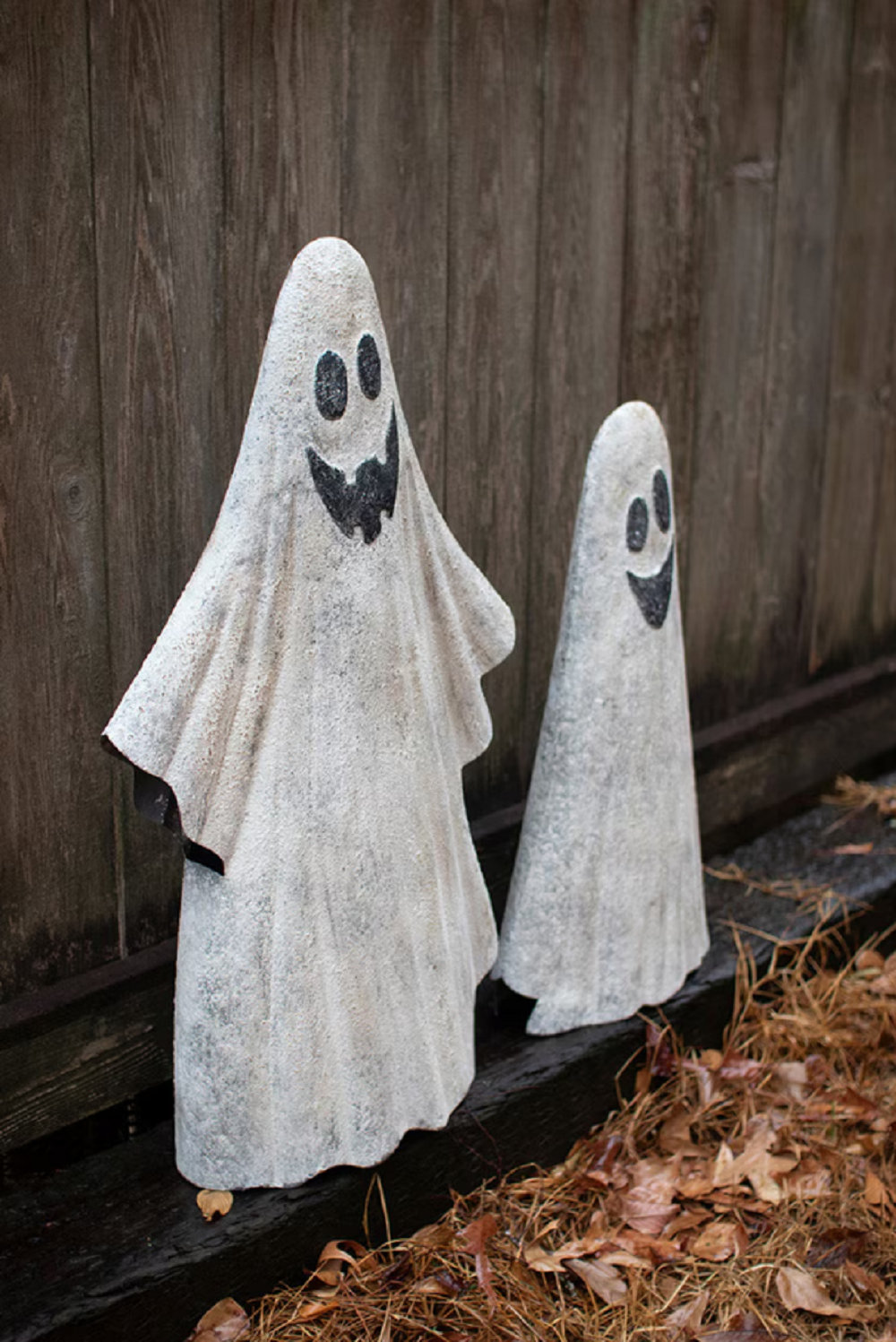 2 Piece Metal Ghost Garden Stake Set