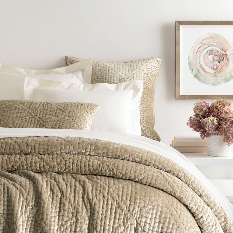 Parisienne Velvet Quilt, Topaz, King Quilt