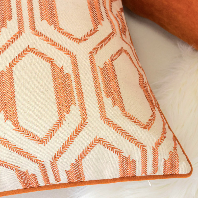 Coussin décoratif géométrique en coton brodé - Accent moderne rouille