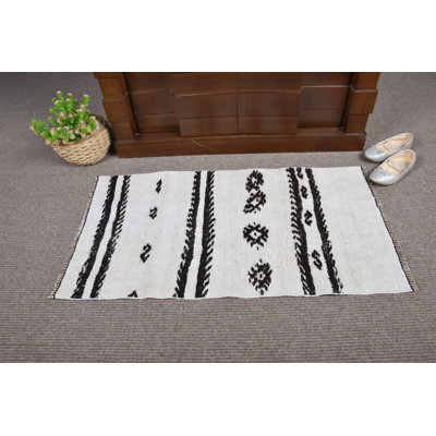 Handwoven Small White Turkish Rug: Anatolian Oushak Kilim Hemp Mat for Entryway Decor