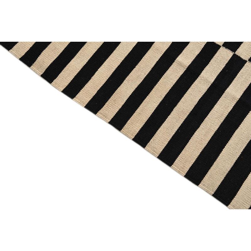 Tapis noir et blanc 4 x 6 Pinkerton