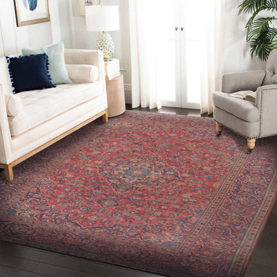 Tapis rouge à motif tissé rétro