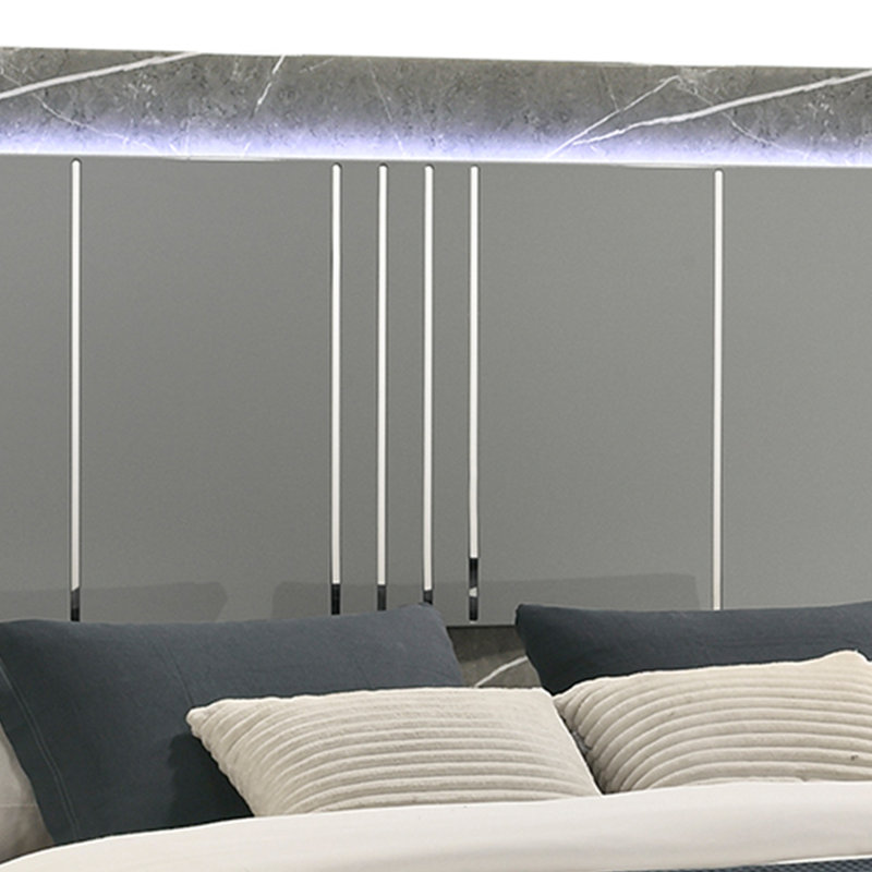 Lit Oniskey gris, Grand