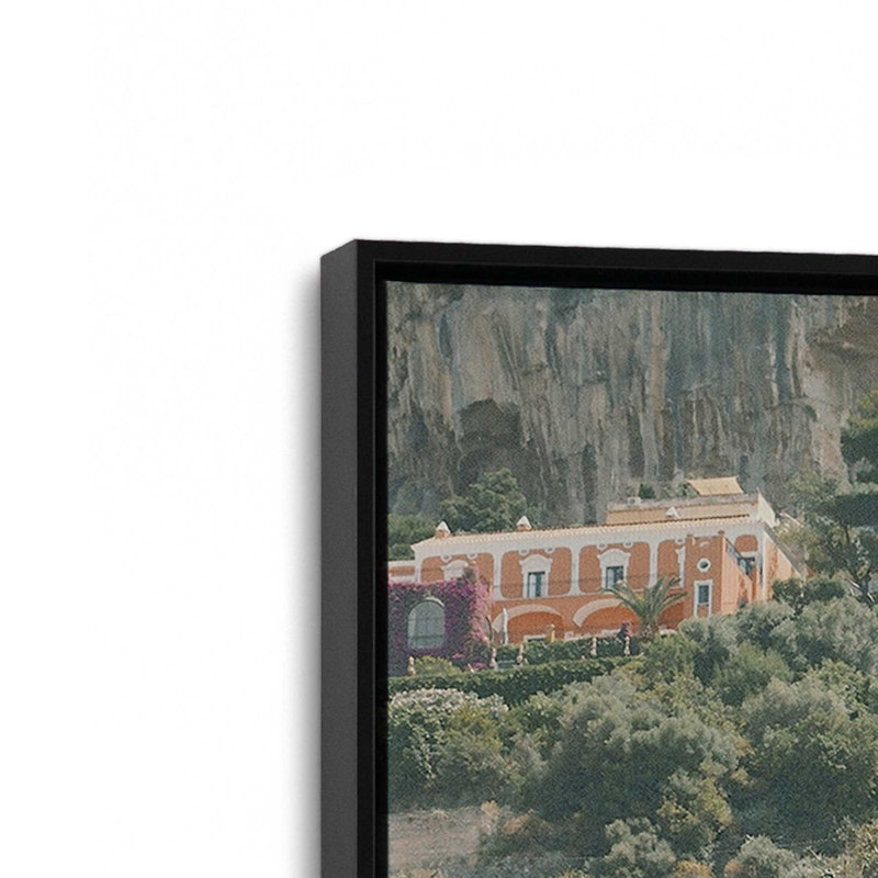 Impression sur toile Cliffside Colors, Cadre flottant noir satiné, H 18,75 po x l 12,75 po x P 1,75 po