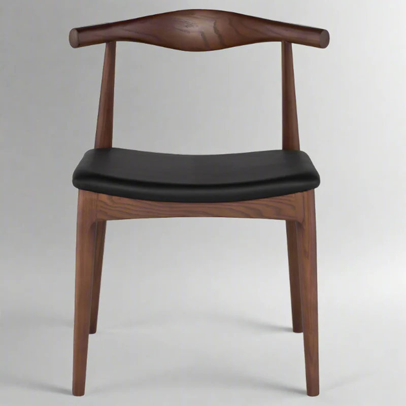 Chaise en bois massif