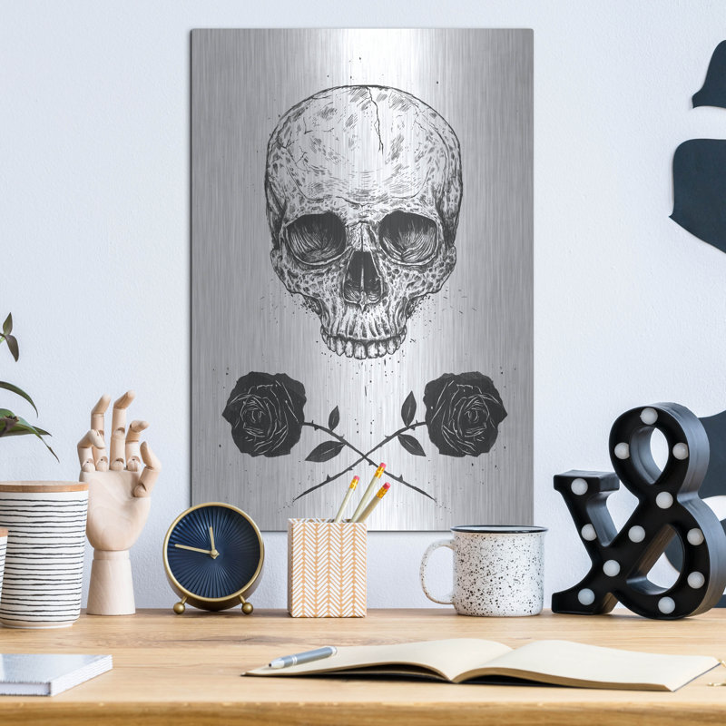 «Skull N Roses» par Balazs Solti, art mural en métal, 12 po x 16 po, H 16 po x l 12 po