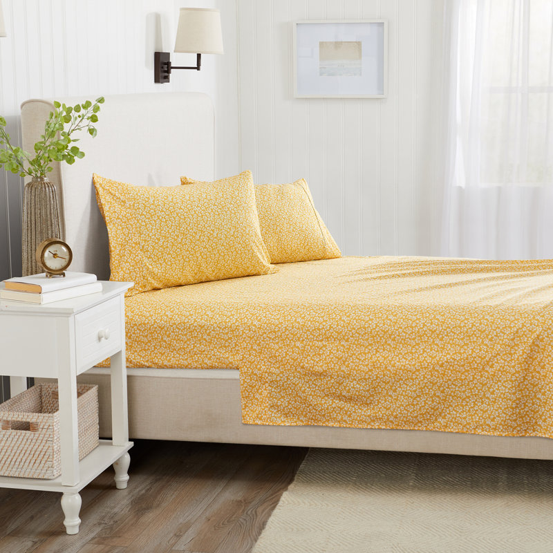Floral Printed Ultra Soft Microfiber Sheet Set, King Sheet Set with 2 Pillowcases, Fading Floral