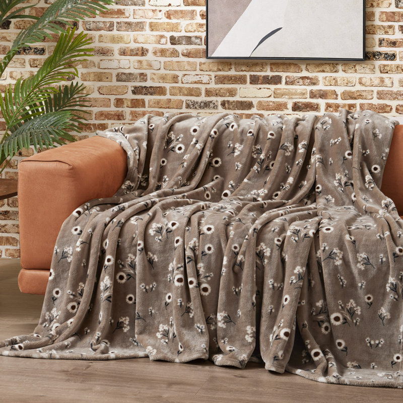 Lucky Brand Daisy Blankets, Queen, Light Brown