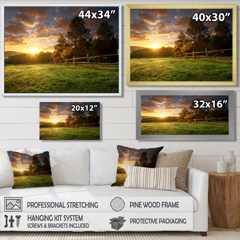 «Fence Ranch at Sunrise», reproduction de photo, H 24 po x l 32 po, Impression encadrée, Blanc