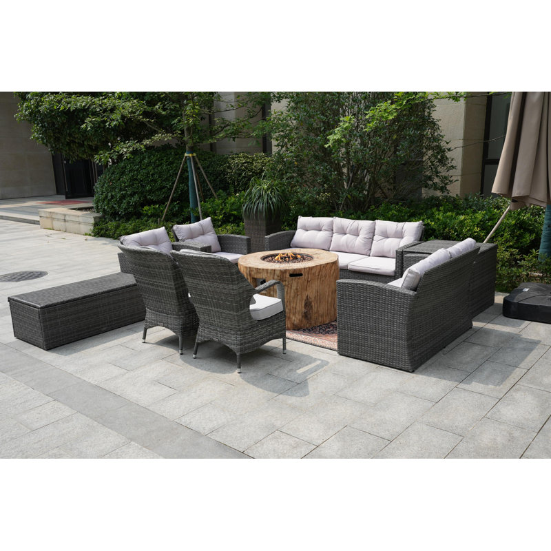 Ensemble de conversation avec coussins pour 9 personnes Humphrey Wicker / Rattan