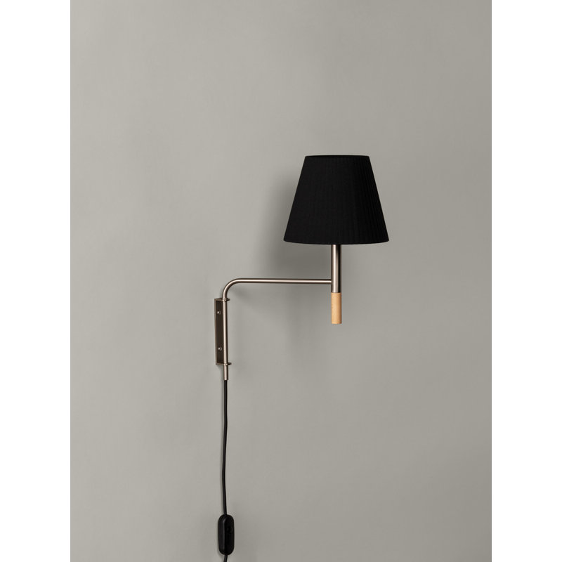 Nickel Plug-in Wallchiere, Black