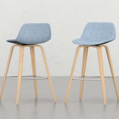 De 2 tabourets de style rétro, revêtement en denim bleu, pieds, accoudoirs généreux, repose-pieds
