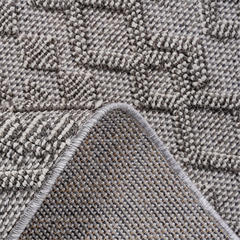 Collection White/White /Traditional Indoor/Outdoor Area Rug, Rectangle 6'7" x 7'9"