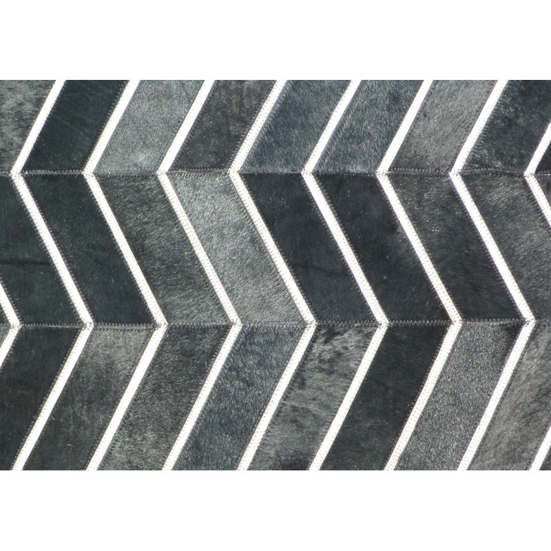 Natural Hide Cowhide Chevron Area Rug, Rectangle 5' x 8'