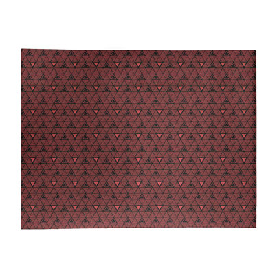 Tapis de zone rouge/noir à triangles dessinés à la main