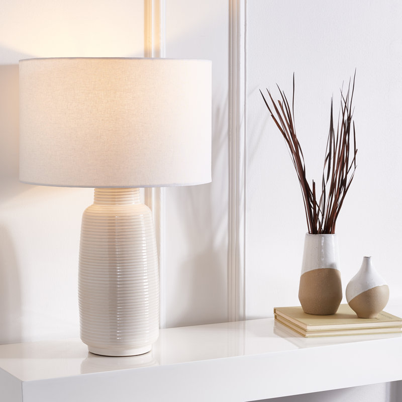 Lampe de table beige Tyrina