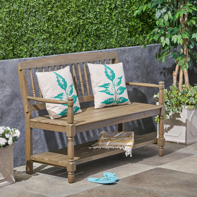 Banc Imperial avec une construction durable et une conception polyvalente, parfait pour une utilisation intérieure et extérieure dans n'importe quel environnement.
