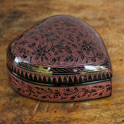 Boîte à bijoux en bois de cœur floral vernis