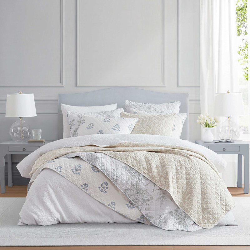 Martha Stewart Garden Trellis White Reversible Comforter Set, Queen Comforter + 2 Standard Shams