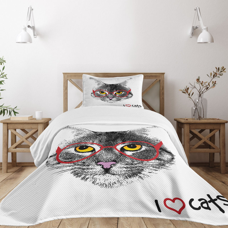 White Twin Quilted Bedspread Set with Cat Design