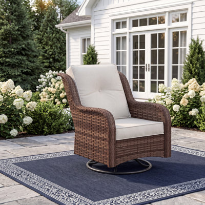 Stylish Outdoor Woven Rattan Swivel Chair