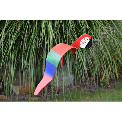 Art de jardin rouge ara