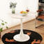 Table de salle à manger de 31,4 po en tulipe blanche, pieds en métal pour un look tendance, assemblage facile, différentes occasions convenables, option de table basse avec finition, stabilité accrue, rouille, bureau à domicile idéal et
