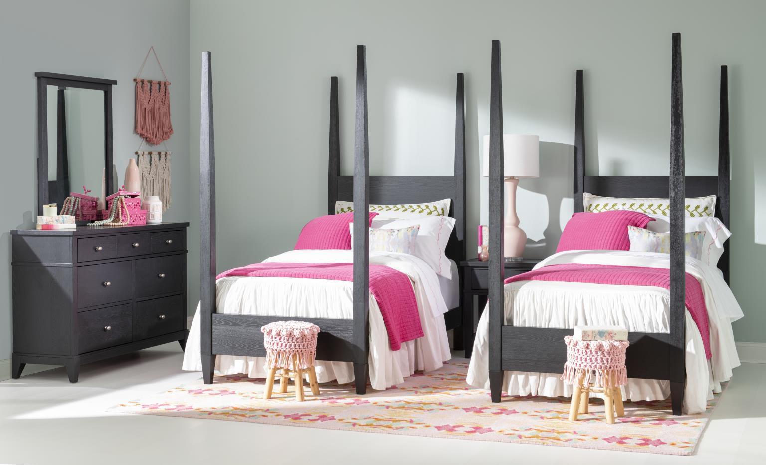 Today's Traditions Poster Bed, Twin, Black