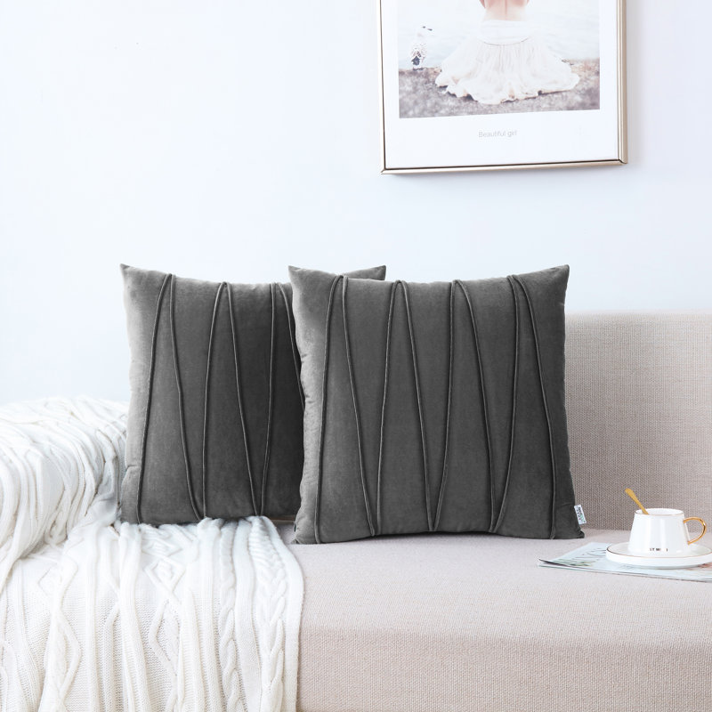 Housse de coussin plissée carrée en velours de polyester, H 18 po x l 18 po, Gris foncé
