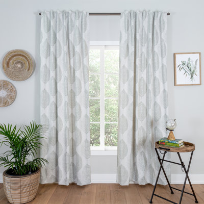 Panneau de rideau simple obscurcissant avec œillets Mattalyn