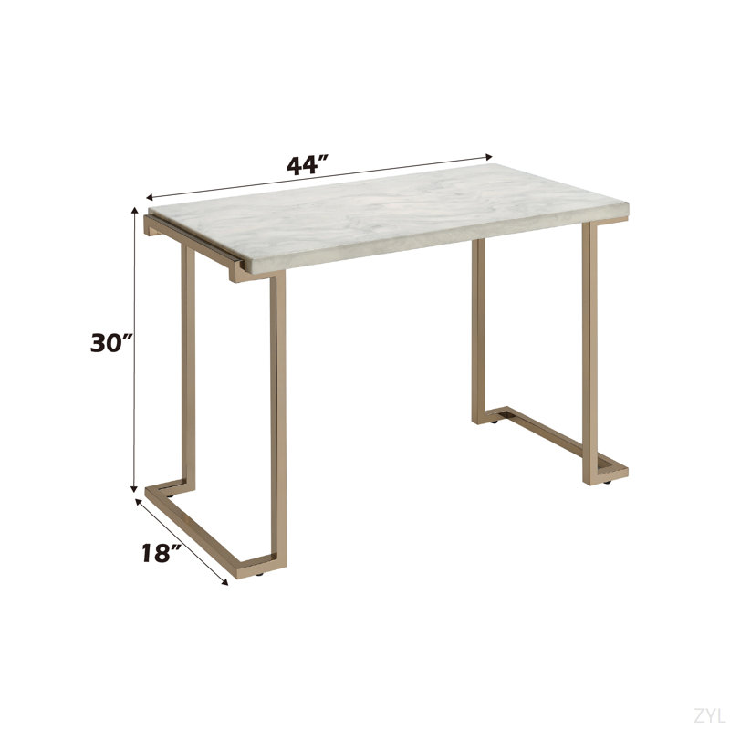 Table de canapé avec plateau en faux marbre et champagne