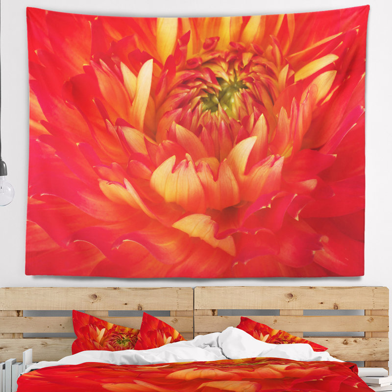 Tapisserie florale rouge vif, H 32 po x l 39 po