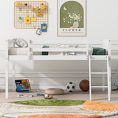 Lit mezzanine bas en bois avec échelle