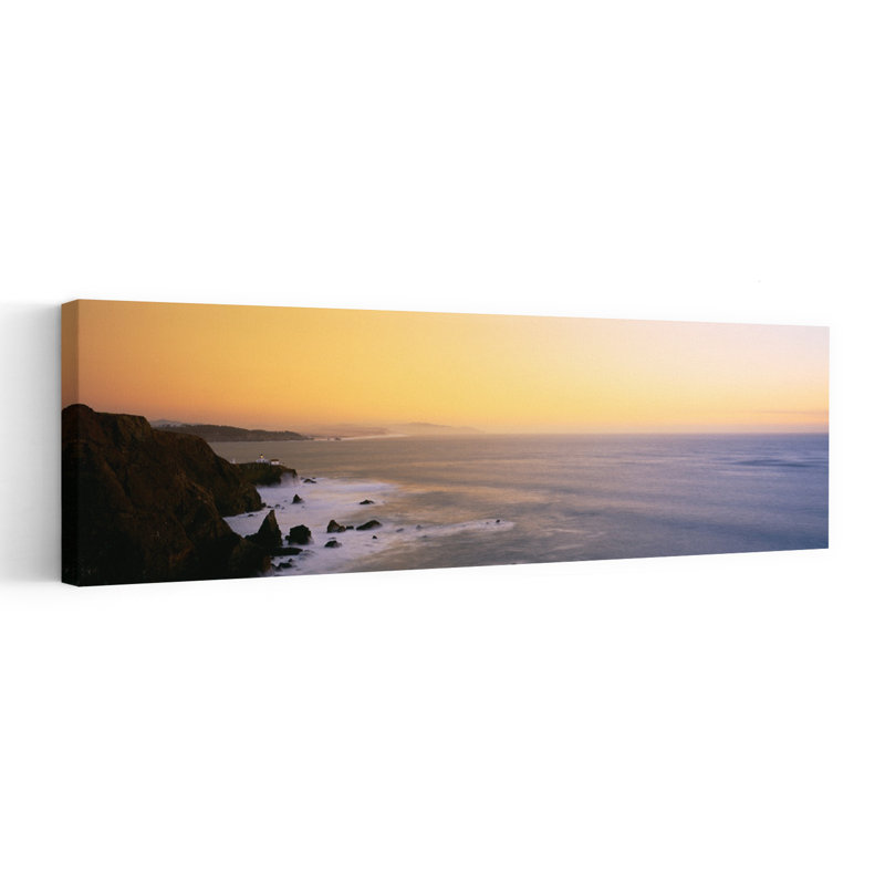 Vue en plongée de roches dans la mer, océan Pacifique, San Francisco, Californie, États-Unis, H 16 po x l 48 po