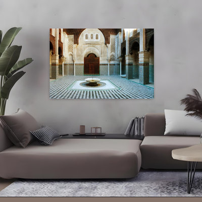 Interiors of a Medersa Medersa Bou Inania Fez, Maroc, art contemporain