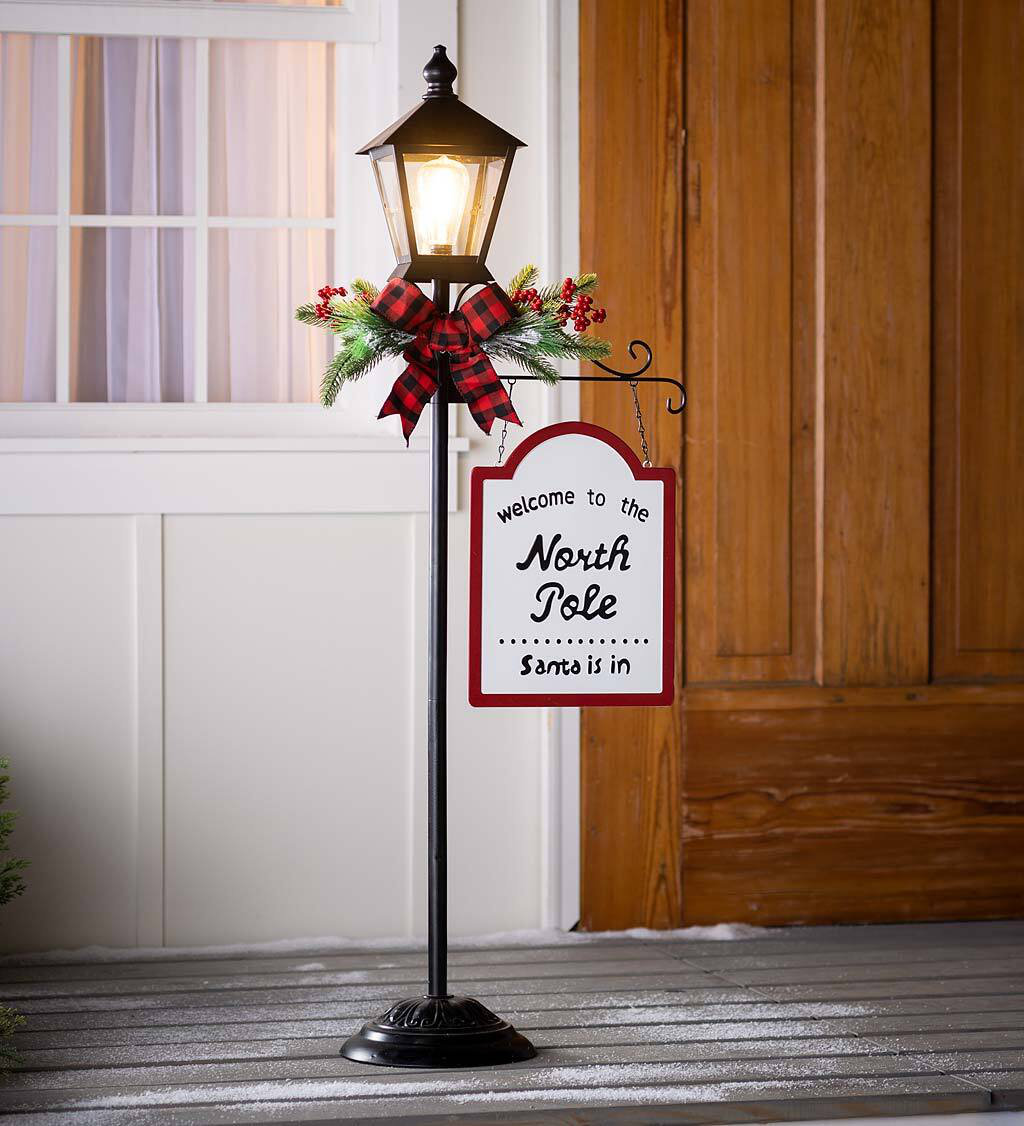 Plow & Hearth Vintage Holiday Lamppost Figurine with Welcome Sign