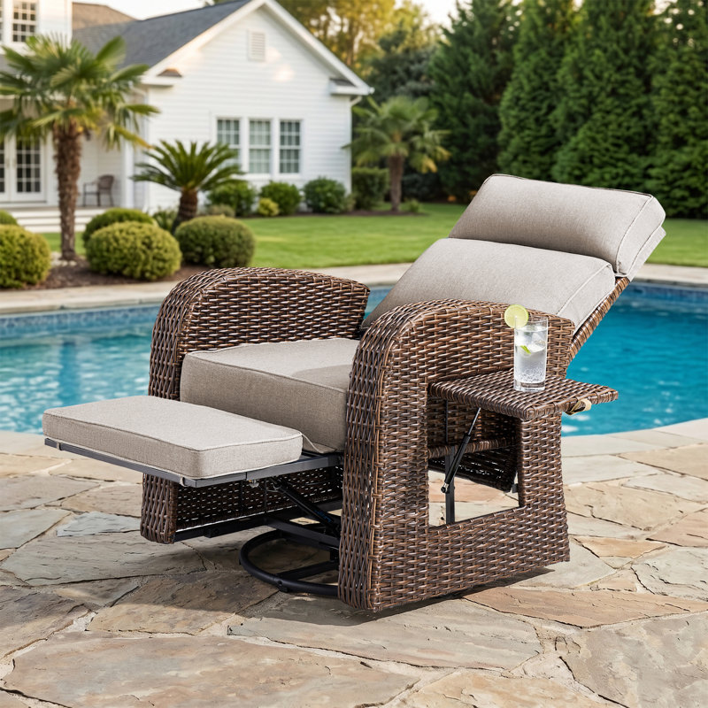  Chaise pivotante d'extérieur en osier avec dossier et repose-pieds réglables, rotation à 360 °, coussin épais et plateau latéral rabattable