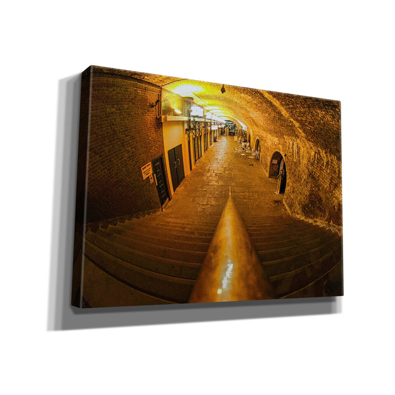 «Into The Tunnel» par Mark A Paulda, art mural sur toile, 54 po x 40 po, 54 po x 40 po
