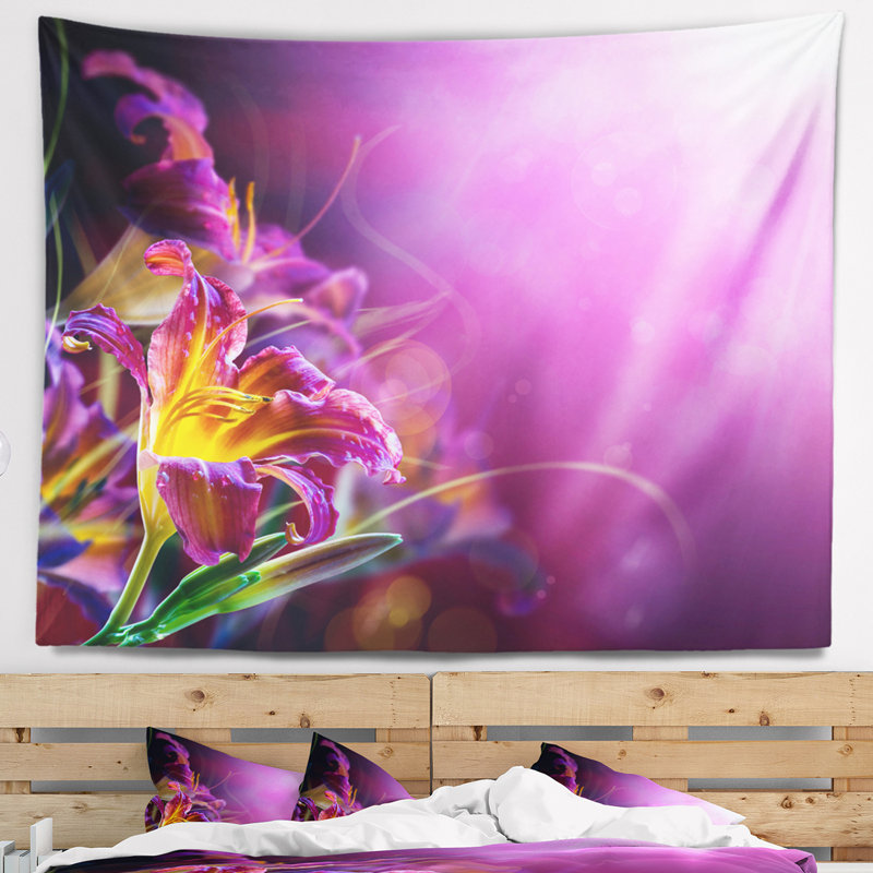 Fleurs sur fond mauve tapisserie, H 32 po x l 39 po