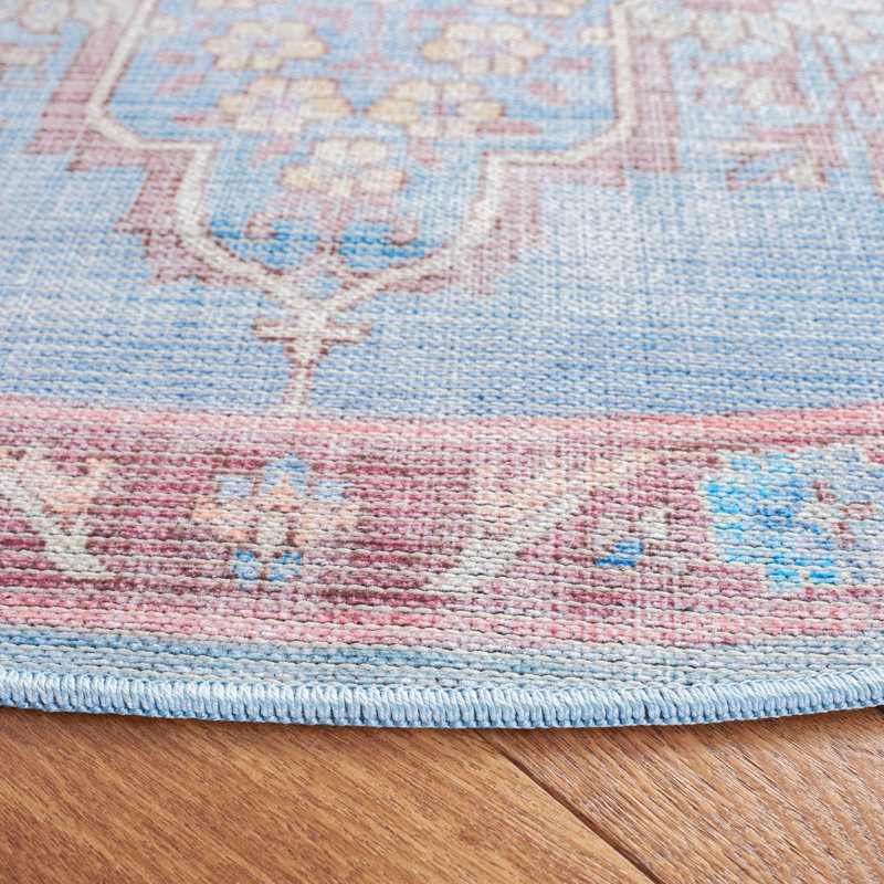 Serapi Performance Machine Washable Oriental Rug, Round 6'7"