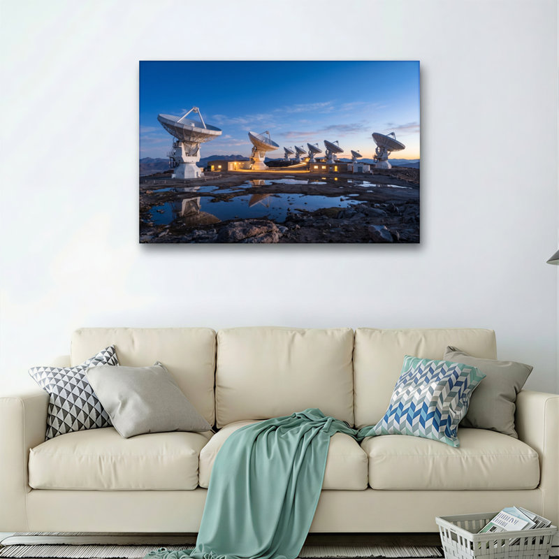 Ensemble de 1 tableau sur toile représentant un réseau de satellites, 18"H x 24"W, Wrapped Canvas