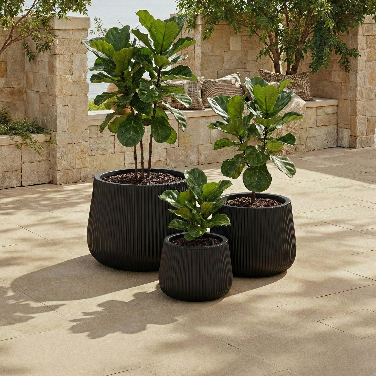 21" Pot Planter, Black